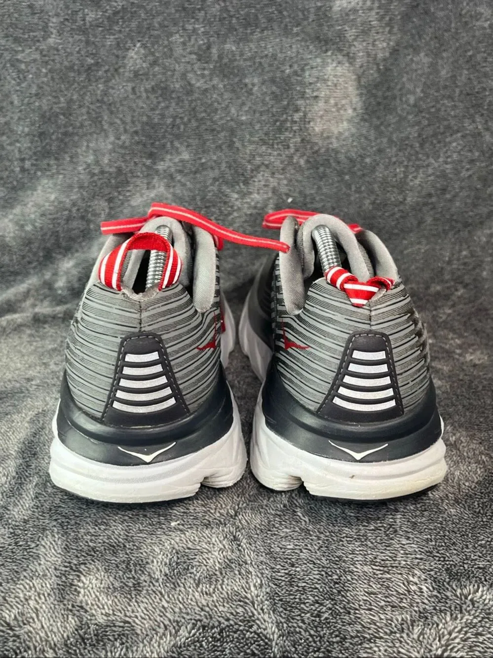 Hoka One One Bondi 6 Mens Size 9.5 Grey Red Running Shoes 1019269-ASGY